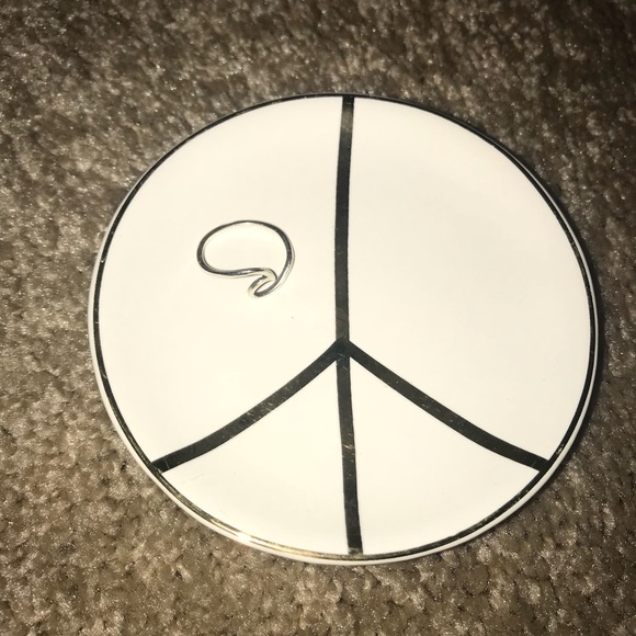 Trendy Jewelry Tray Peace Sign White & Gold NWT - Picture 2 of 3